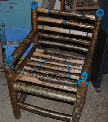 fauteuil en bois brut